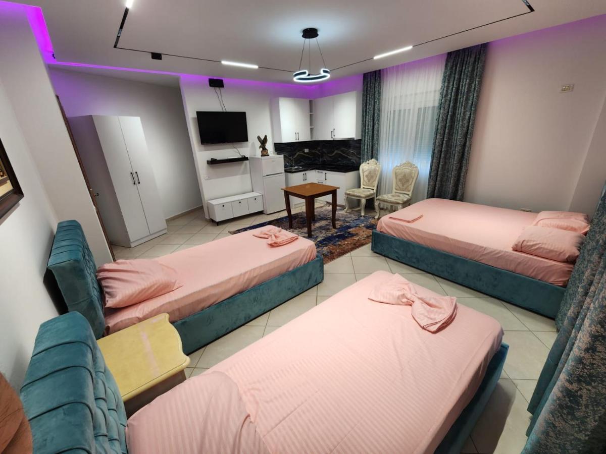 Tirana Class House Esterno foto