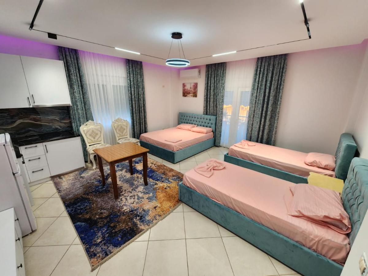 Tirana Class House Esterno foto
