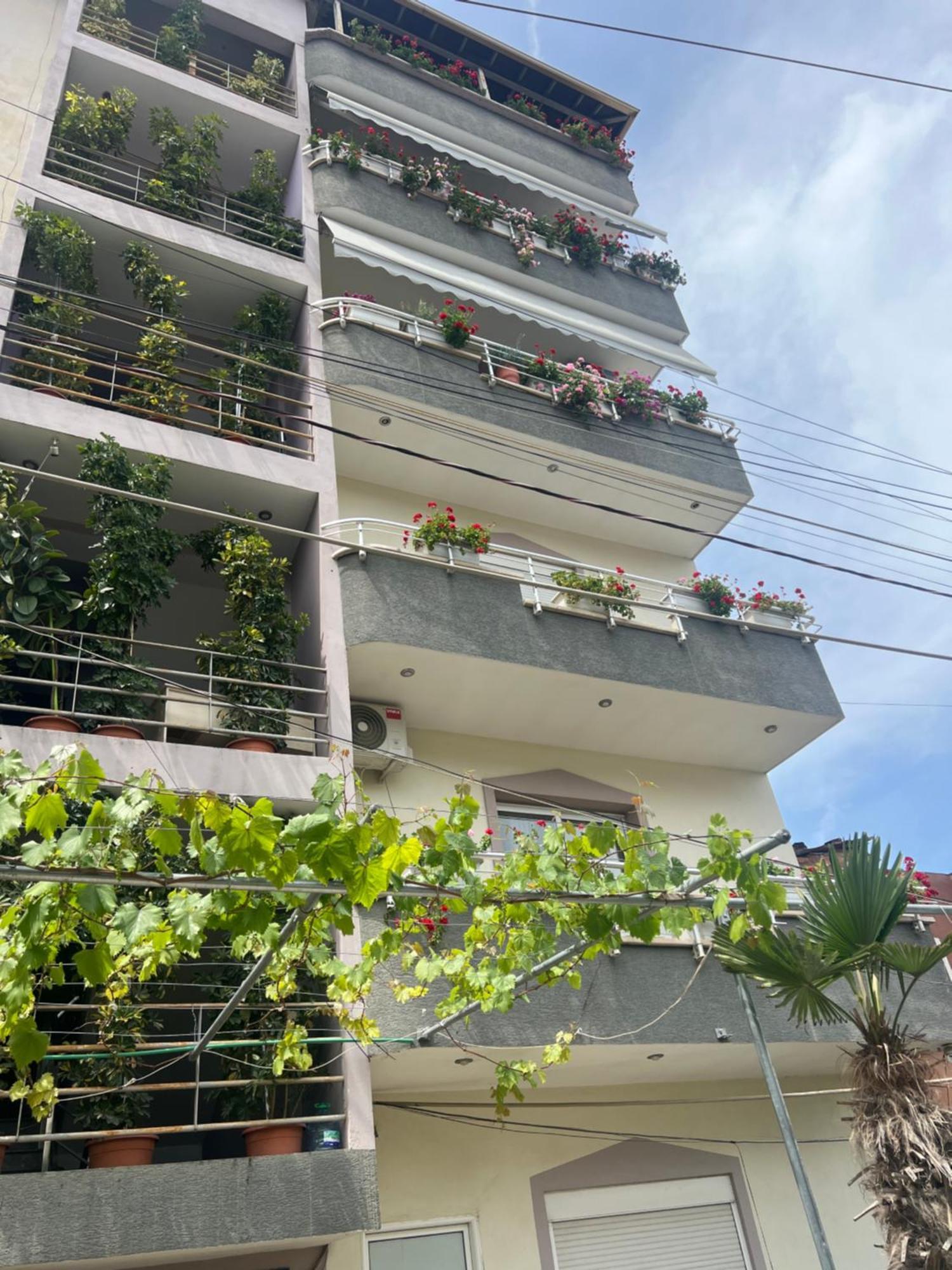 Tirana Class House Esterno foto